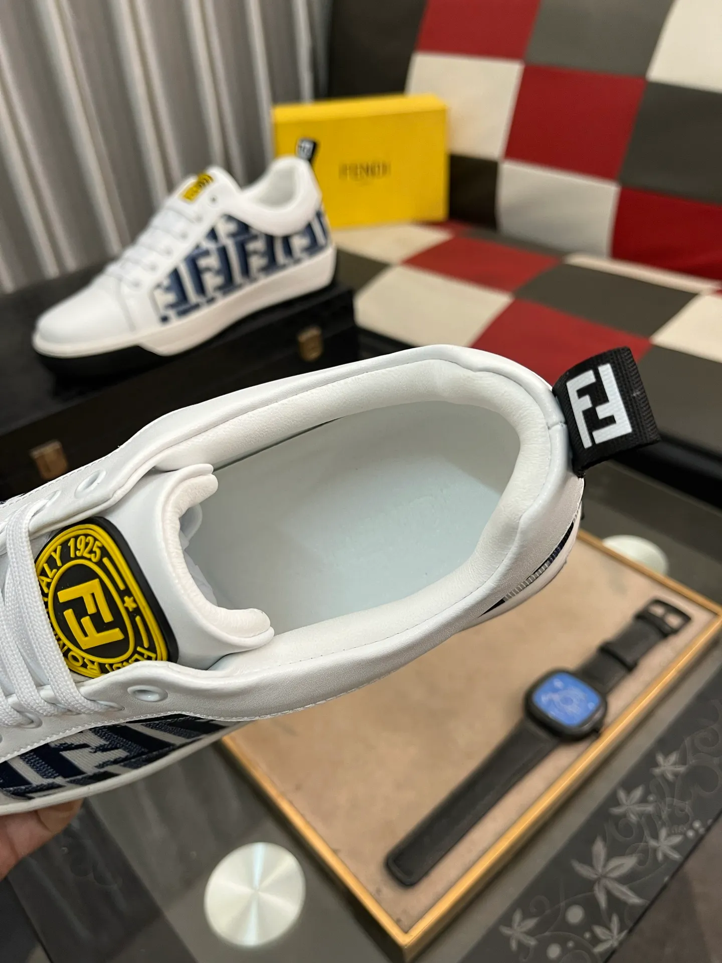 Men's Men's Shoes💰420⌚️⌚️[Fendi] Fendi's latest casual shoes for men! Available at counters simultaneously! Made entirely of imported top-grain calfskin, the interior is made of top-grain water-dyed cowhide, and the original factory-supplied rubber outsole. Leading new fashion concepts. Matching code: 38-442️⃣Colors available
